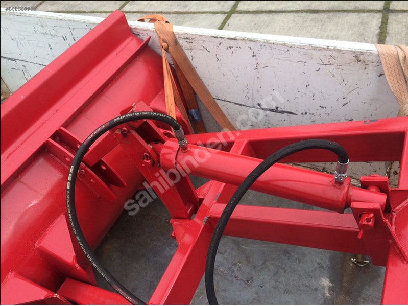 Traktör Arkası Üç Pistonlu Devirmeli Kepçe büyük model 120 cm